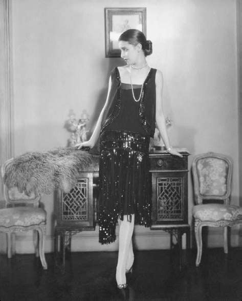 coco chanel robe croquis garconne|Coco Chanel flapper dress.